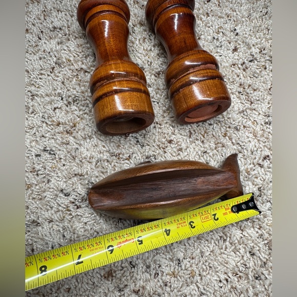 Baribocraft Salt & Pepper Mill Grinder 5.5” Wood Stain and Whale napkin holder - Picture 8 of 11